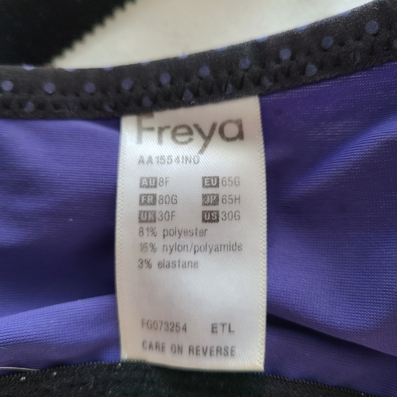 Freya Deco Underwired Moulded Plunge Bra (UK size: 30F) - Picture 8 of 11